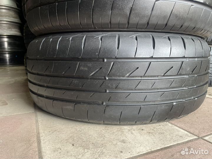 Bridgestone Playz PX 215/50 R17
