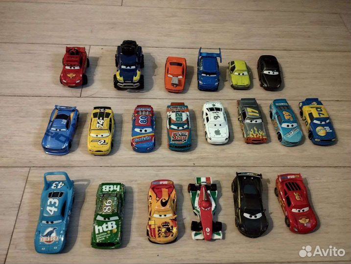 Машинки Тачки и Hot wheels. первое фото бронь