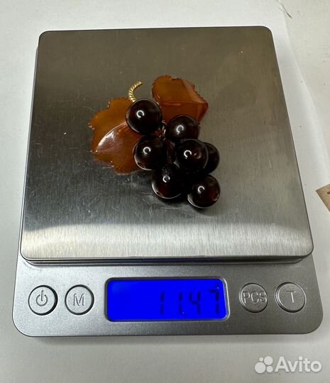 Винтажная брошь янтарь