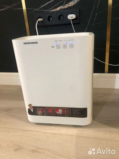 Очиститель воздуха Redmond RAC - 3708 новый