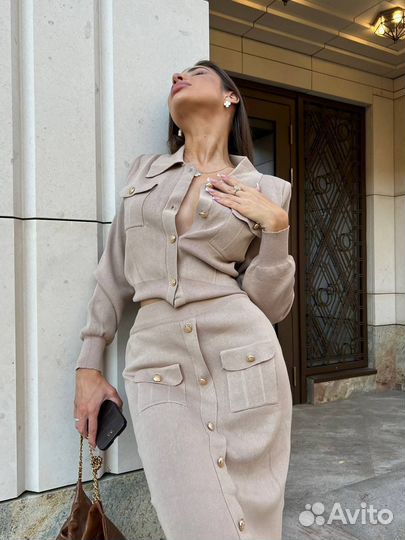 Трикотажный костюм женский с юбкой