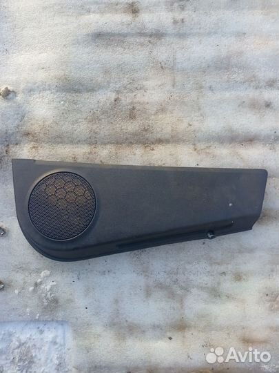 Обшивка двери передней правой Opel Zafira B