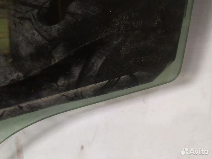 Стекло заднее левое Mazda 3 BK седан