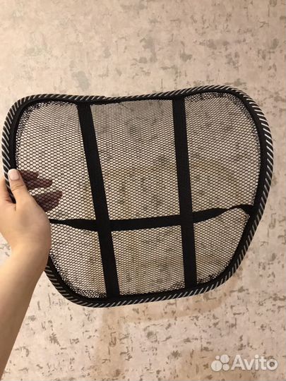 Автомобильная подушка на спину