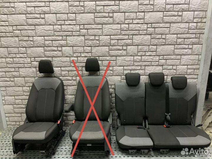 Ford EcoSport Передний и задний ряд сидений