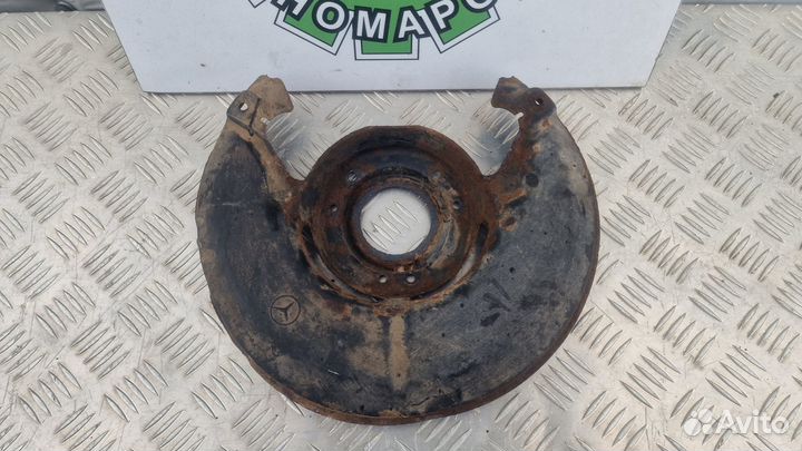 Пыльник переднего тормозного диска Mercedes W123