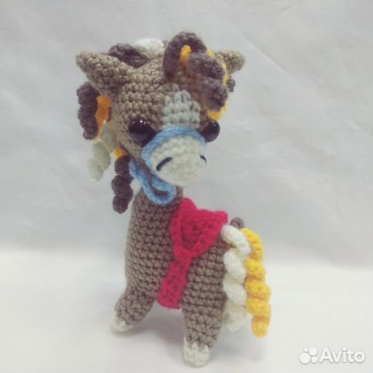 Вязаная игрушка Лошадка