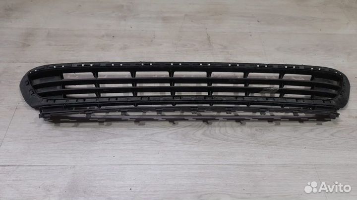 Решетка бампера передняя Volkswagen Golf 7 С 2012