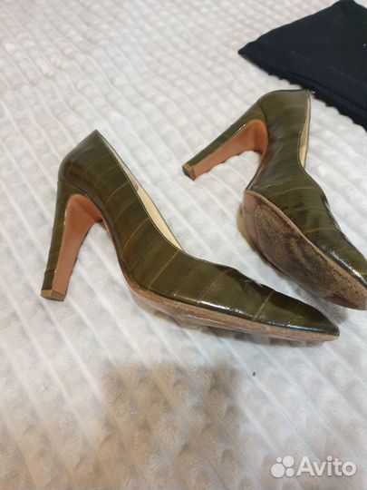 Туфли из кожи крокодила