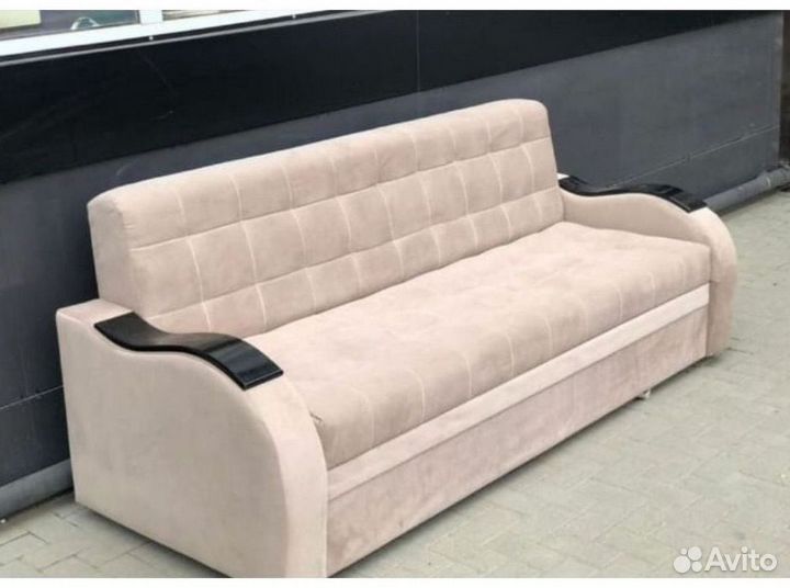 Прямой диван в наличии