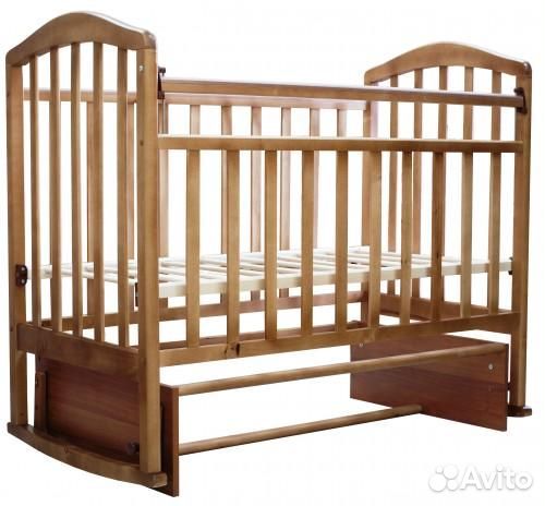 Детская кроватка с поперечным маятником