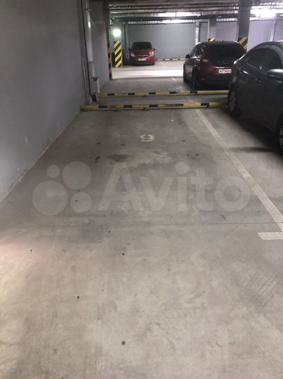 Машиноместо, 15 м²