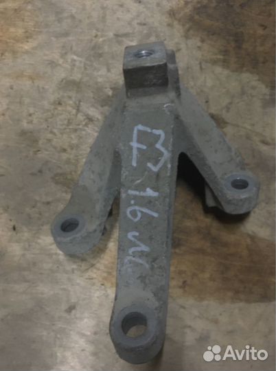 Крепление Опора кпп Ford Focus 3