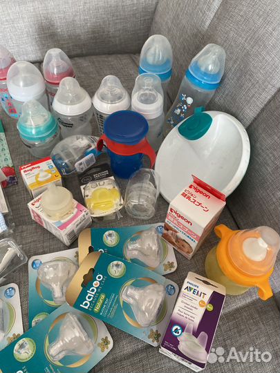 Бутылочки, соски к ним, поильник, пустышки