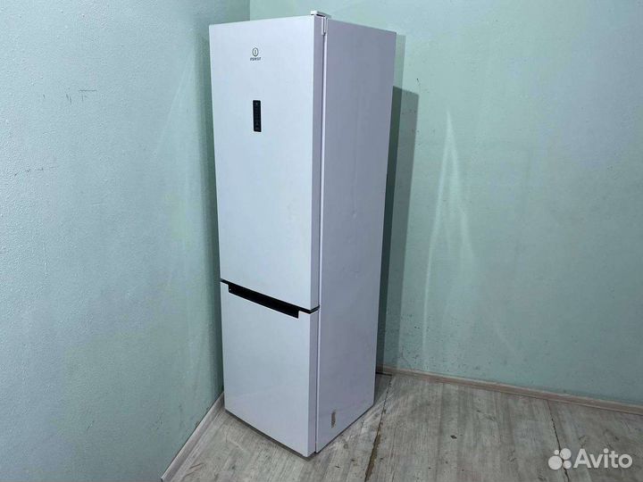 Холодильник Indesit