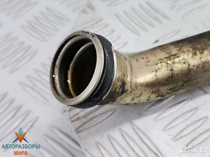 Патрубок радиатора Volvo V50 2005