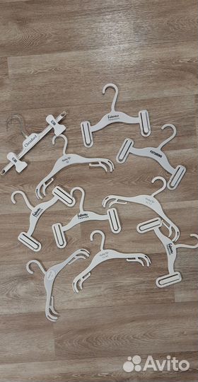 Вешалки из детского мира