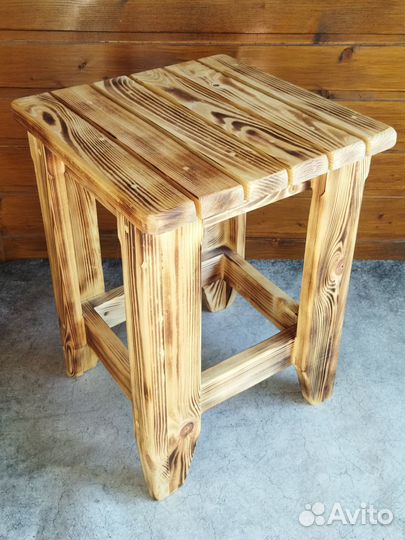 Табурет деревянный