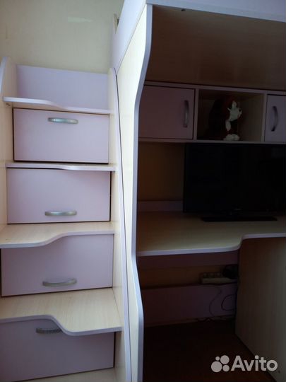 Кровать детская +шкафы, лестница