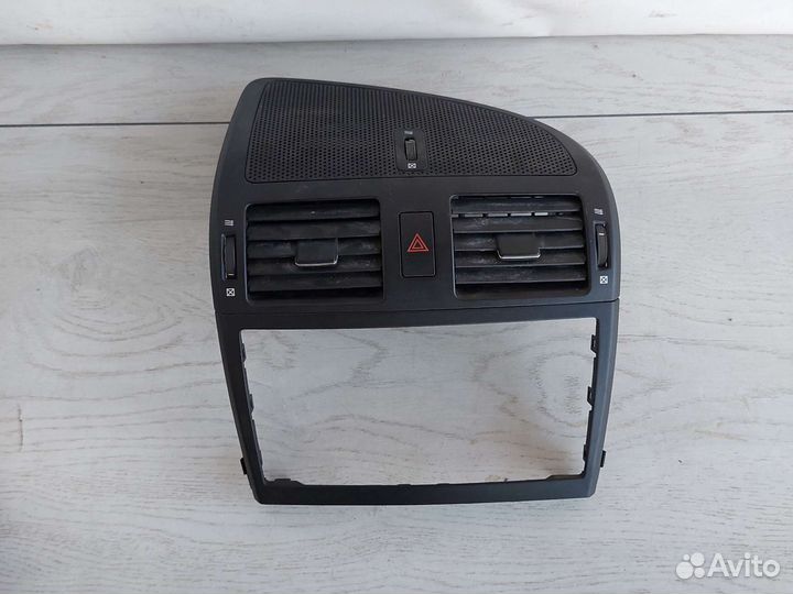 Toyota Avensis 3 Консоль центральная