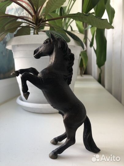 Лошадь schleich