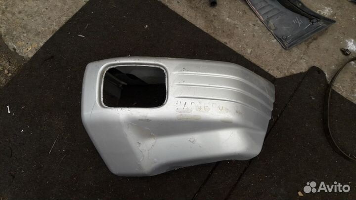 Клык бампера Mitsubishi Pajero V45