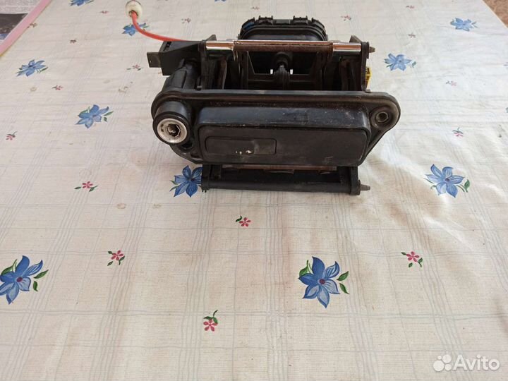 Замок багажника Мерседес W220