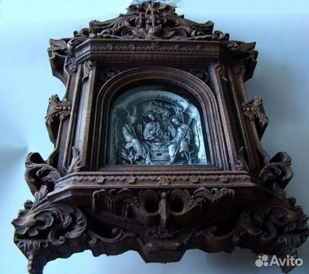 Икона в киоте