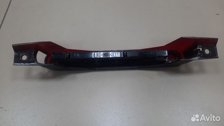 Фонарь задний стопсигнал в крышку багажника