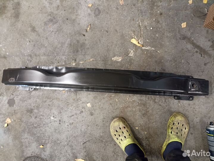 Продам усилитель бампера Тигуан зад