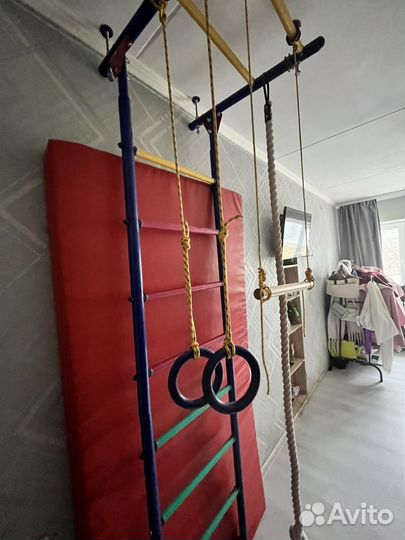 Детская шведская стенка с матом с турником