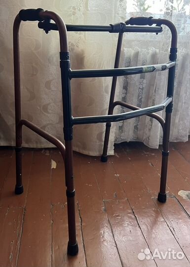 Ходунки для взрослых шагающие