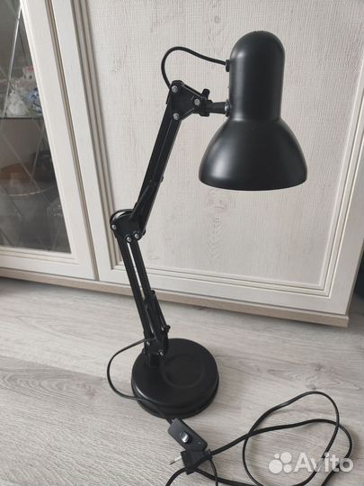 Лампа настольная черная