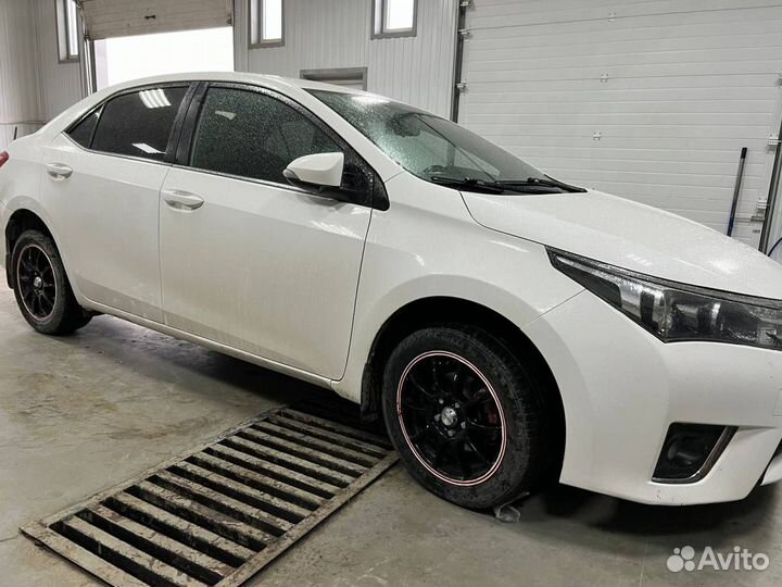 Toyota Corolla E180 2013 в разбор