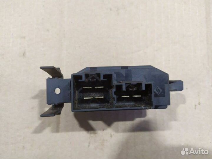 Резистор отопителя Renault Fluence K4MV838 2010