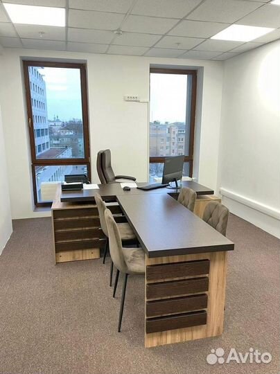 Офисные столы. 50 моделей