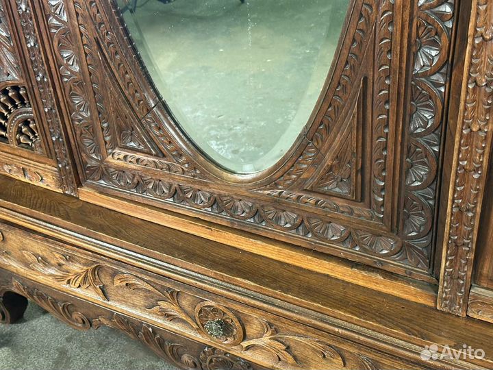 Шкаф платяной в бретонской стиле