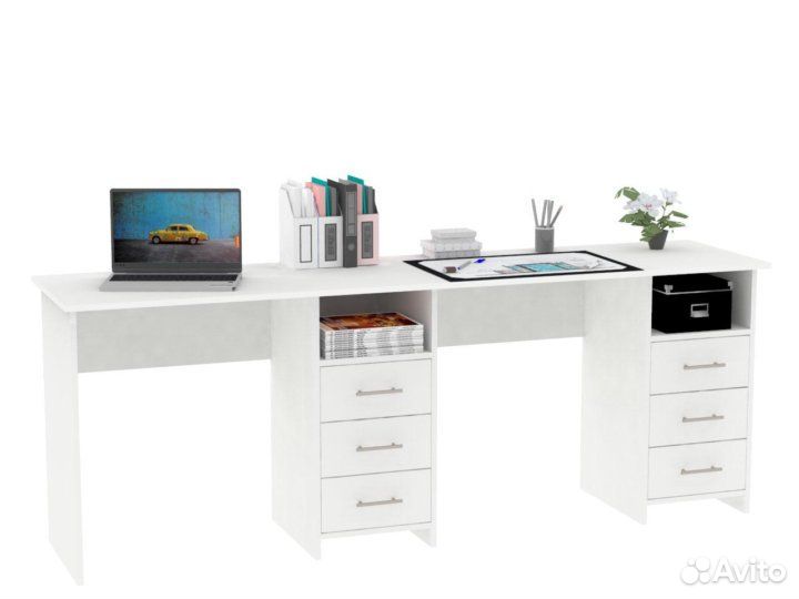 Письменный стол