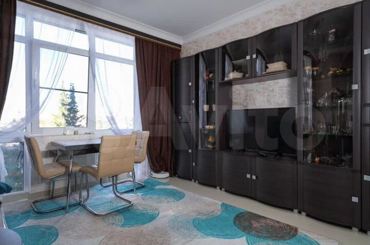 3-к. квартира, 77 м², 6/8 эт.