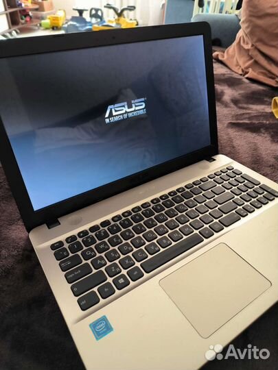 Ноутбук asus