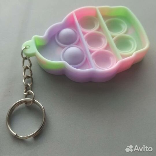 Кот, дракон и брелок для ключей