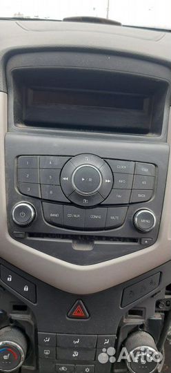 Штатная магнитола Chevrolet Cruze хэтчбек 1.6