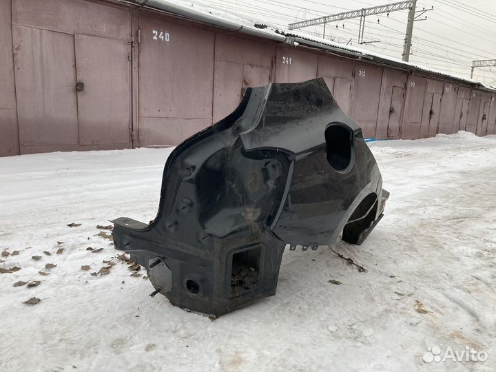 Заднее правое крыло BMW F20