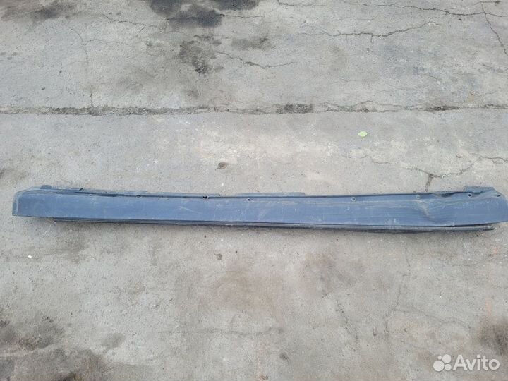 Накладка правого порога на Volvo S80