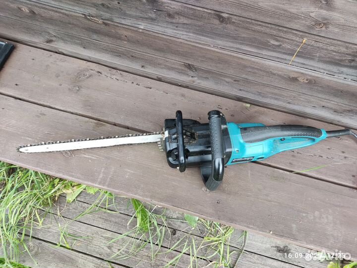 Пила makita UC4030A