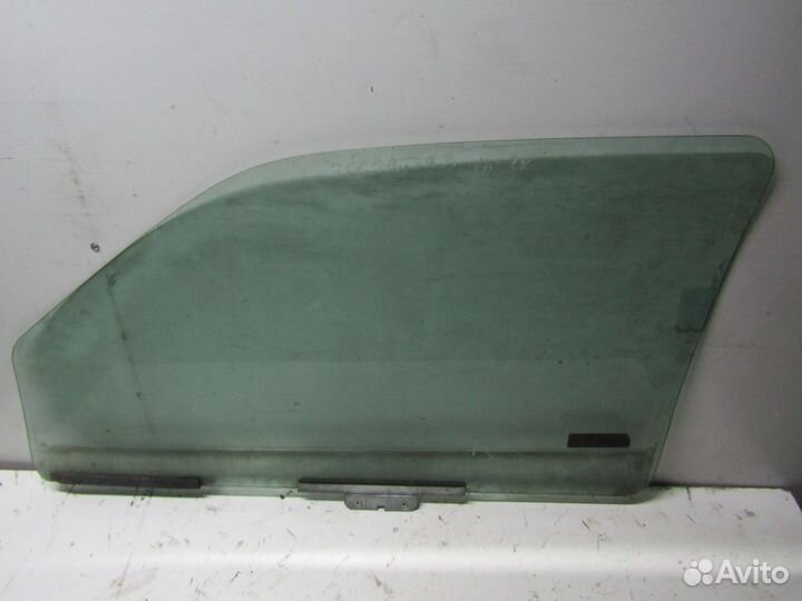 Стекло двери передней Прав. Форд Escort 1990г