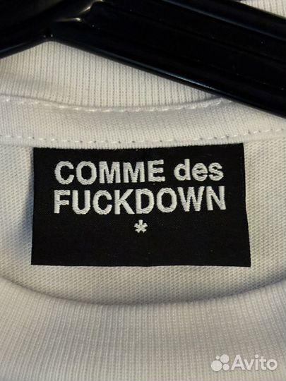 Футболка comme des fuckdown