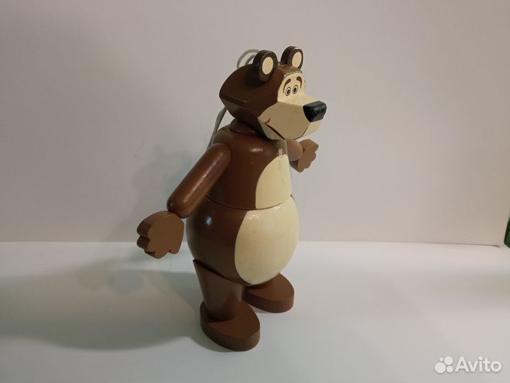 Медведь из дерева