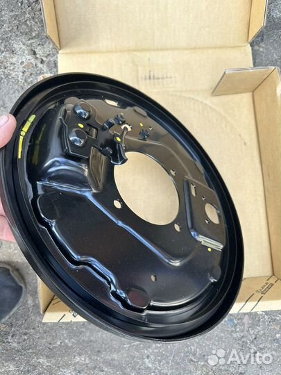 470440k130 кожух полуоси RL toyota hilux