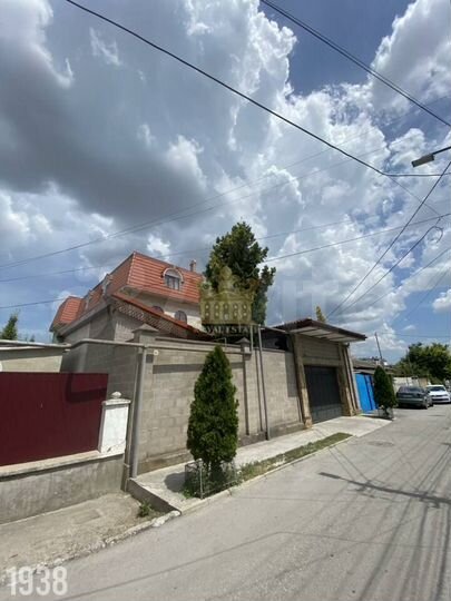 Дом 400 м² на участке 6 сот.